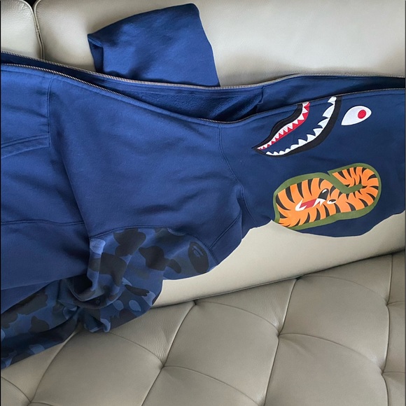 RARE: Bape Blue Shark Half Camo Hoodie. - Picture 3 of 5
